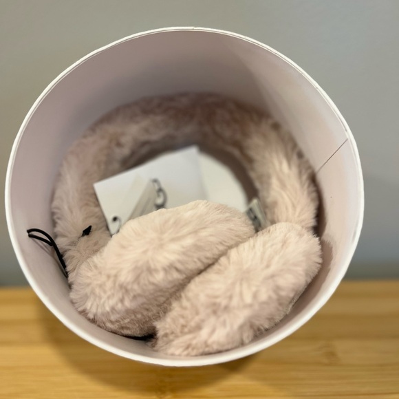 UGG Cozy Blush Earmuffs - Picture 3 of 6